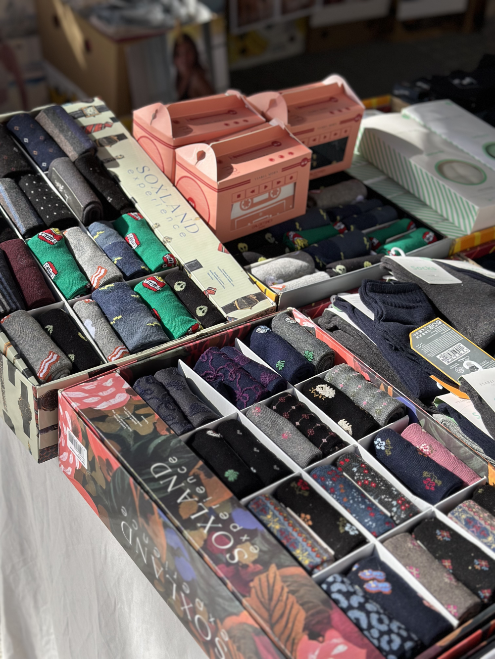 Calcetines con dibujos y estampados en el mercadillo de Aspe y Novelda